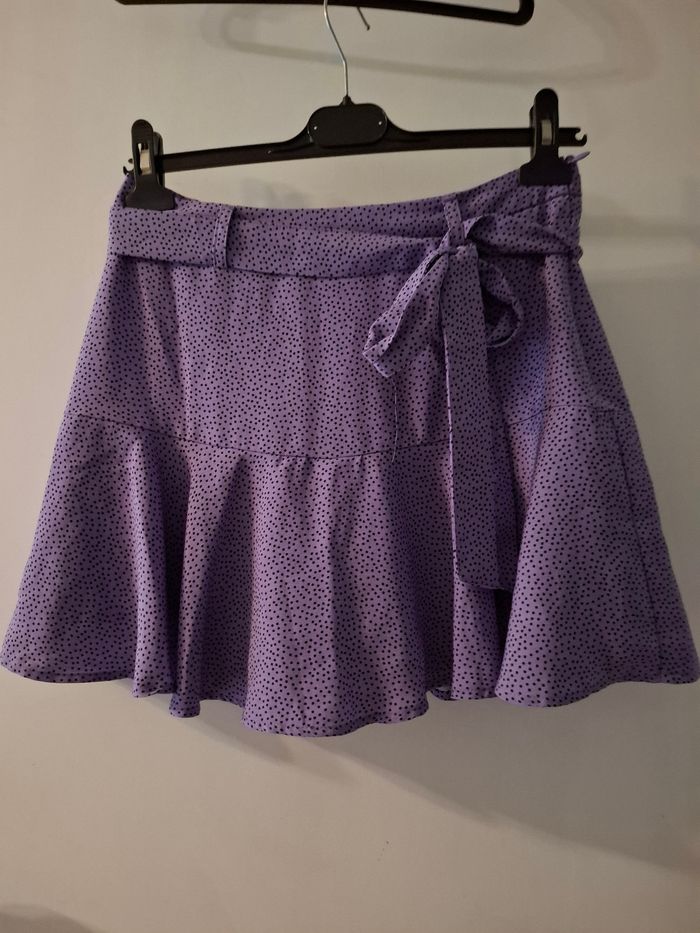 Jupe short stradivarius taille 38 convient à une taille 36 mesure dans l'annonce - photo numéro 2