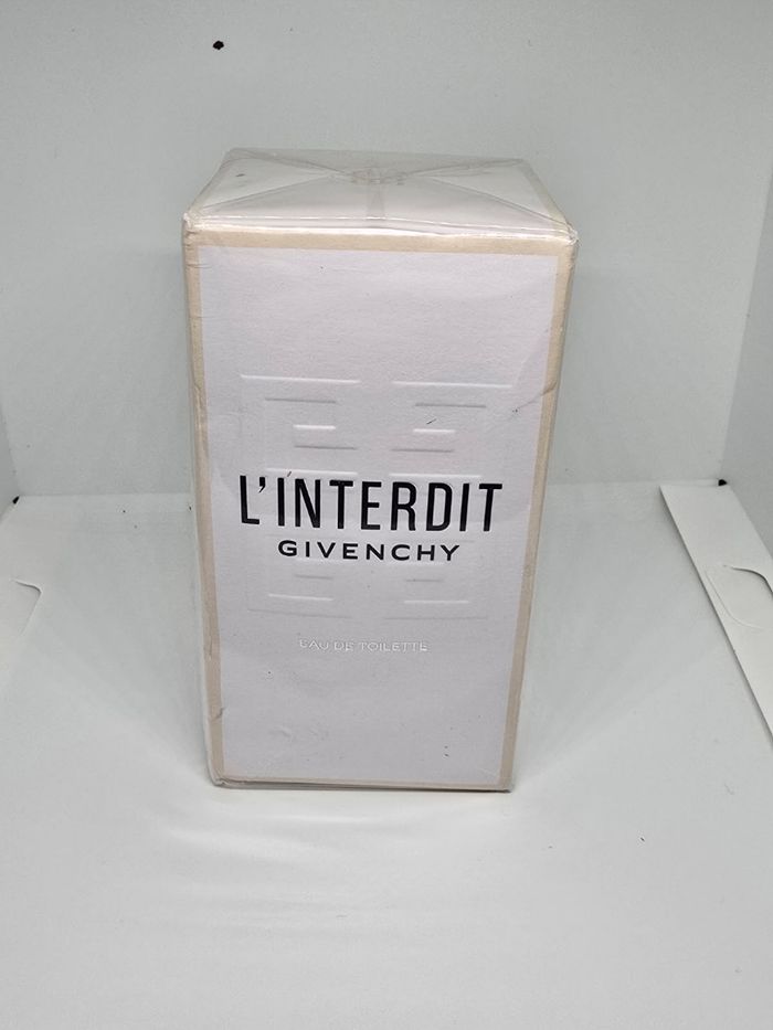Parfum Givenchy L’INTERDIT Neuf, encore scellé.