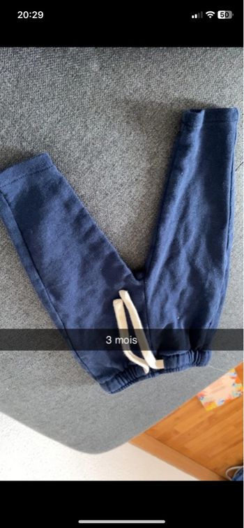 Jogging bleu en 3 mois