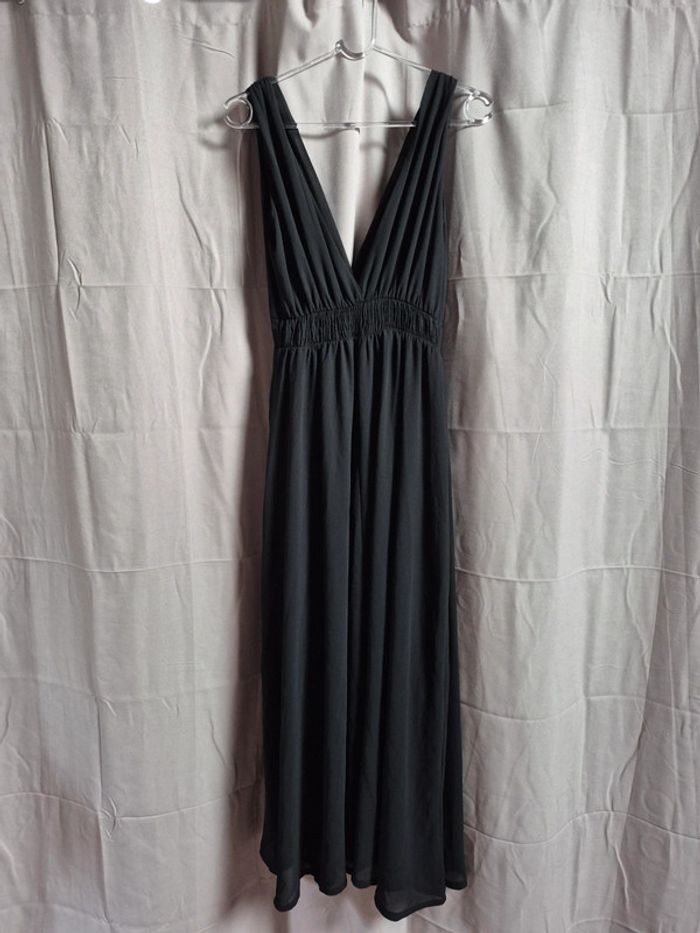 Robe noir décolleté - photo numéro 2