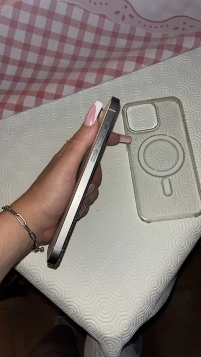 I P h o n e 15 pro Max - photo numéro 4