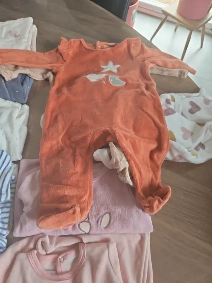 Lot de 11 pyjamas - photo numéro 4