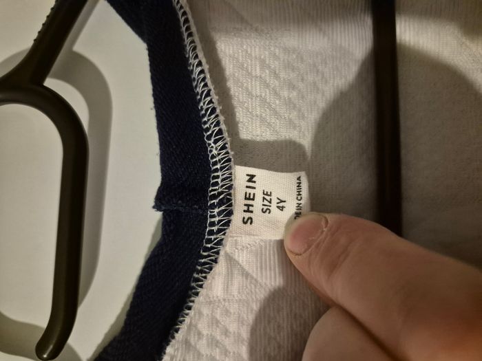 Veste Bleu et blanche 4 ans 5.00€ - photo numéro 3