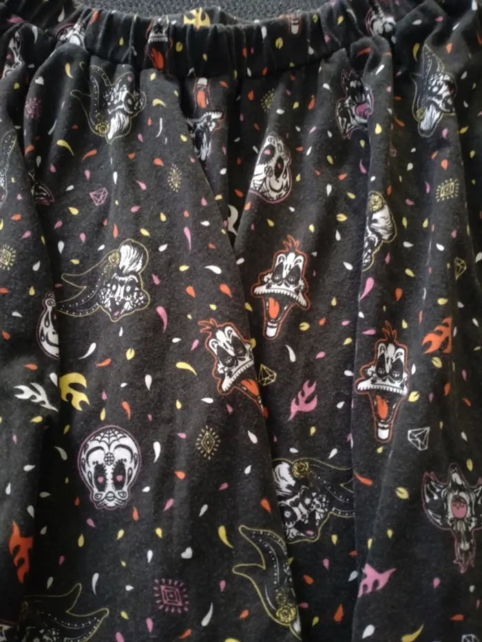 Jupe Looney Tunes taille 7/8 ans - photo numéro 2