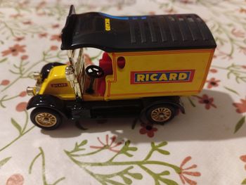Miniature Renault van ricard