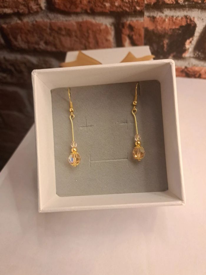 Boucles d'oreilles pendante pêche et doré - photo numéro 2