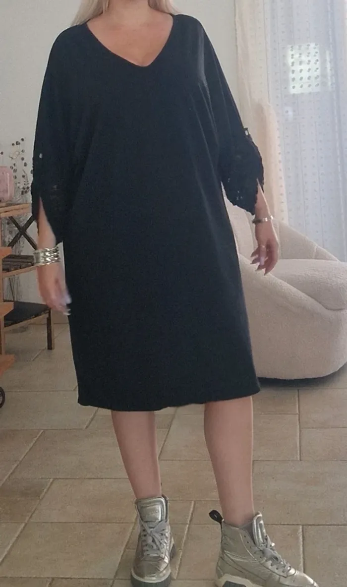 Robe loose oversize Made in italy noir et dentelle - photo numéro 6