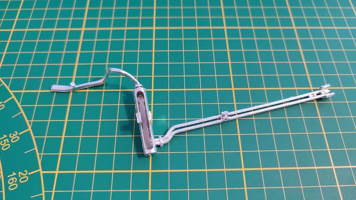Ligne échappement pièce détachée miniature 1/18 Citroën traction 15cv 1952 Maisto #B36 - photo numéro 2