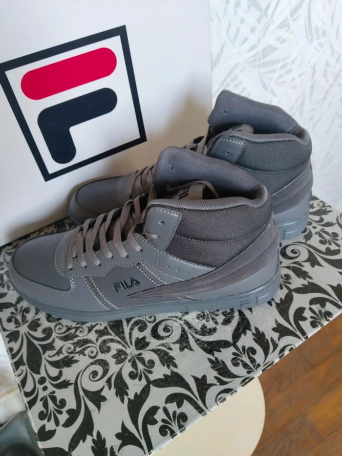 Magnifiques baskets montantes homme Fila pointure 42 - photo numéro 4