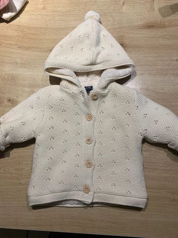 Gilet en tricot avec doublure sherpa crème 6mois