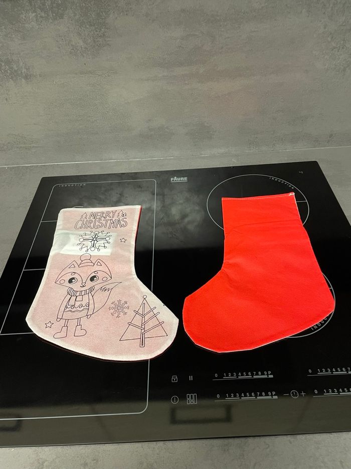Lot de 2 chaussettes et 2 bonnets de noel à colorier - photo numéro 3