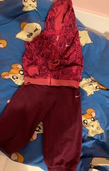 Ensemble de jogging Nike taille 24 mois