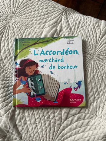 Livre McDo, l’accordéon, marchand de bonheur