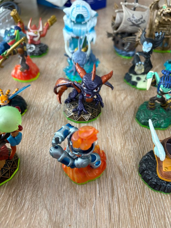 Lot de 18 figurines skylanders spyro’s adventure + jeu nintendo wii. - photo numéro 4
