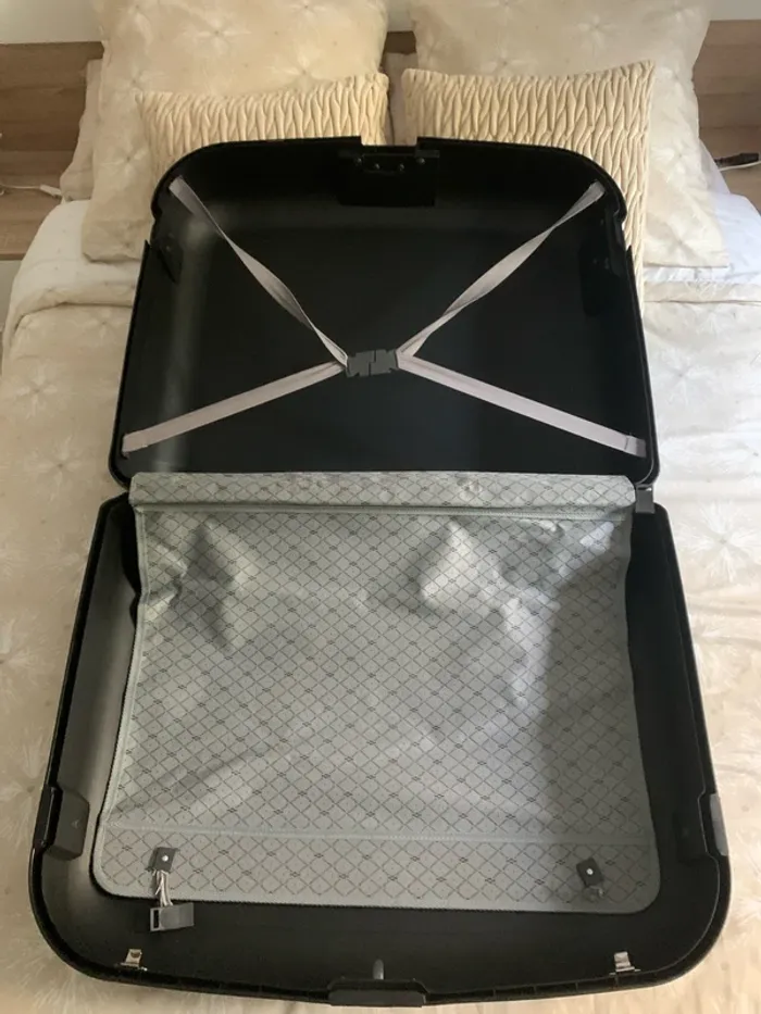 Valise rigide