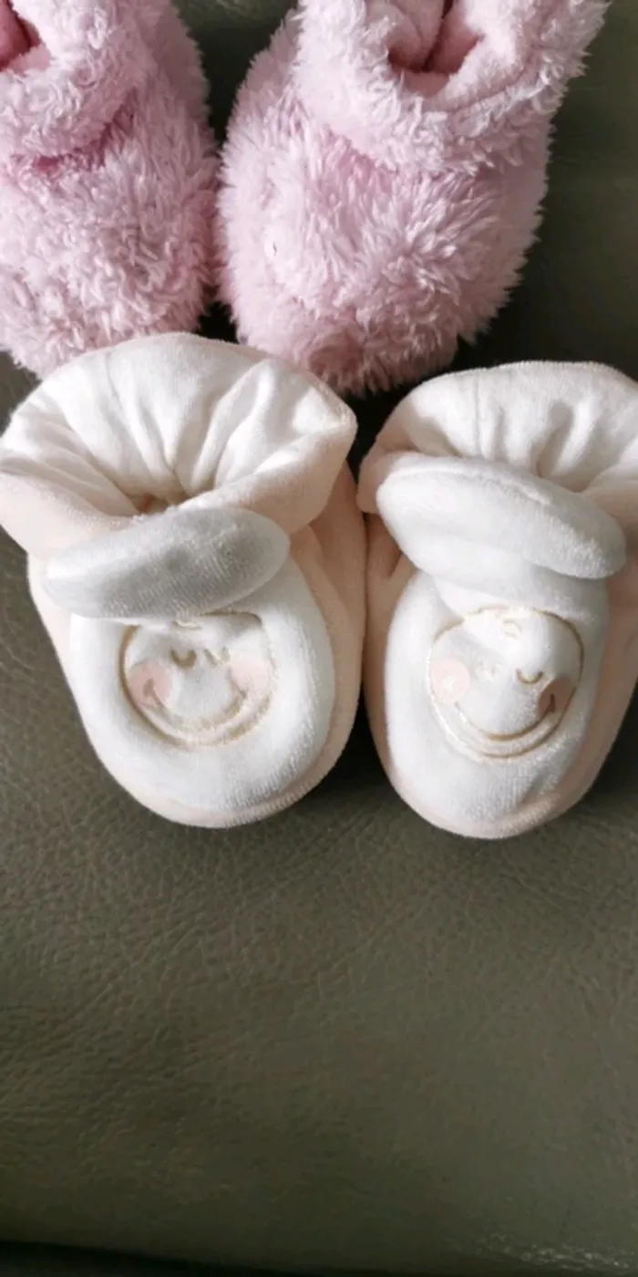 2 paires de chaussons roses 3/6 mois - photo numéro 2