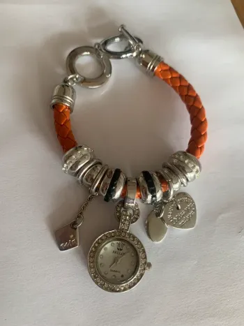 Bracelet à breloques avec montre