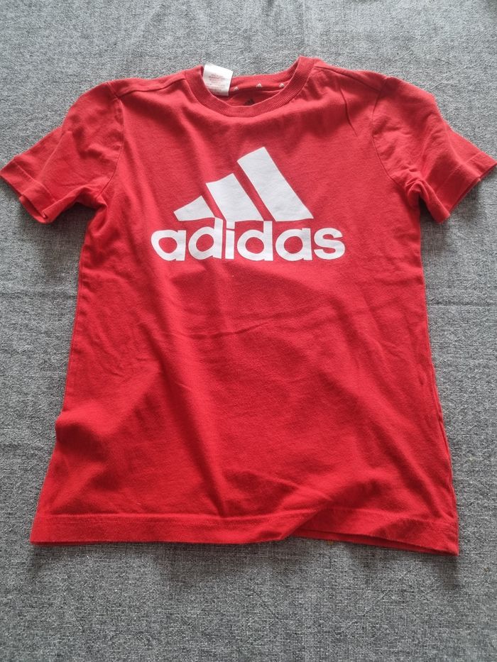 T-shirt Adidas rouge