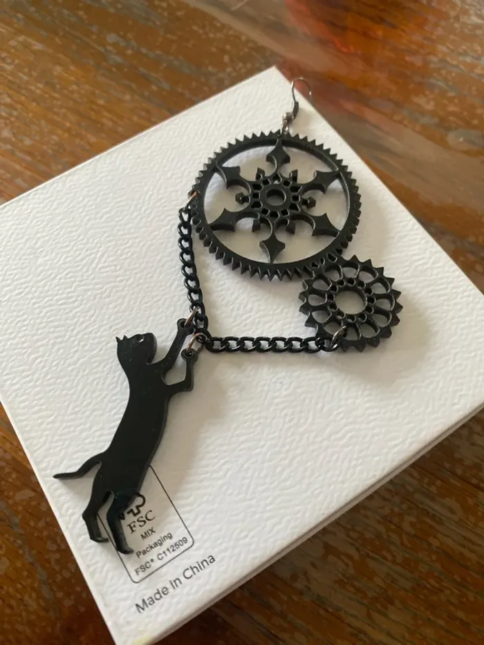 Paire de boucles d’oreilles chat - photo numéro 3