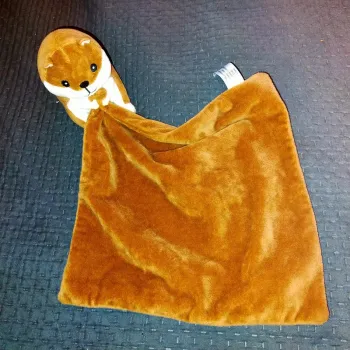 Doudou hamster tête grelot avec mouchoir marron, blanc Zeeman