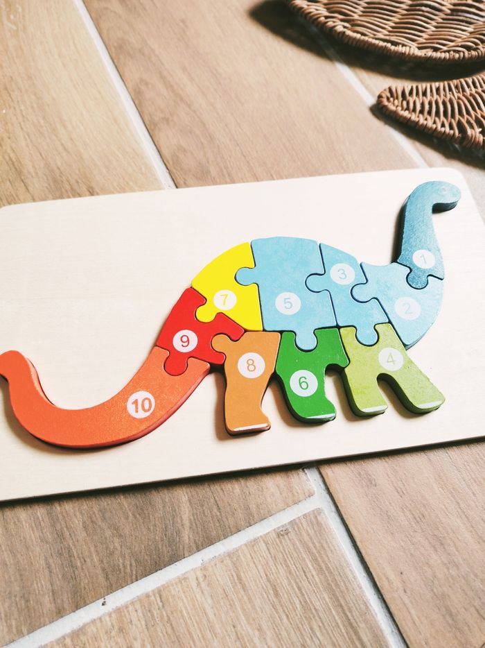 🧩Lot de 2 Puzzles 2 en 1 en bois dinosaure et dauphin avec chiffres - photo numéro 2