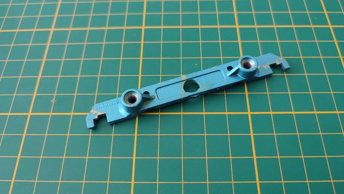 Fixation capot pièce détachée miniature Bburago burago Lamborghini Murciélago 1/18 #B81