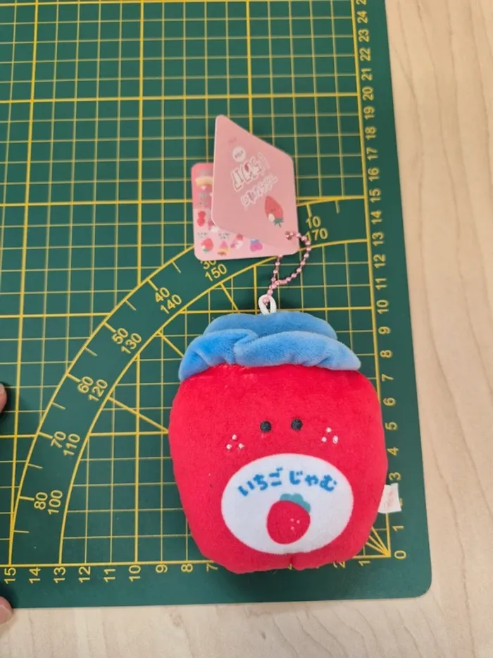 Porte-clés peluche Tsuburana Hitomi Ichigo Fare : Confiture - photo numéro 4