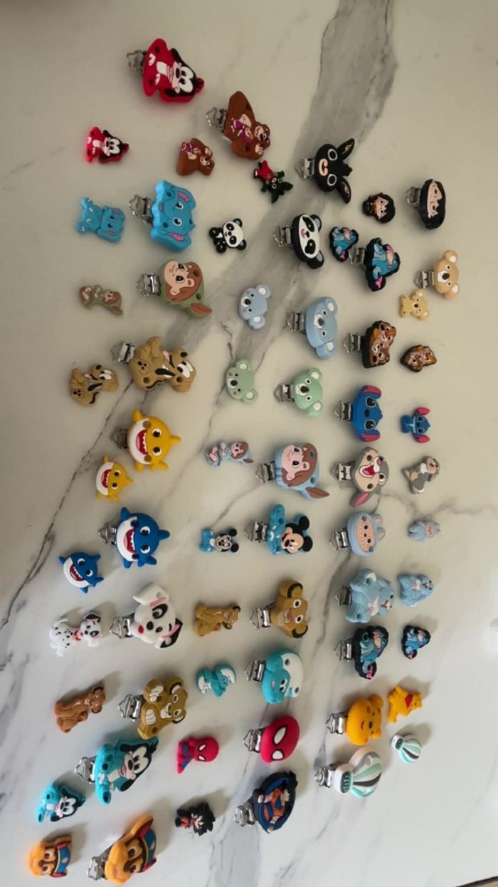 Création attache tétines idée cadeaux