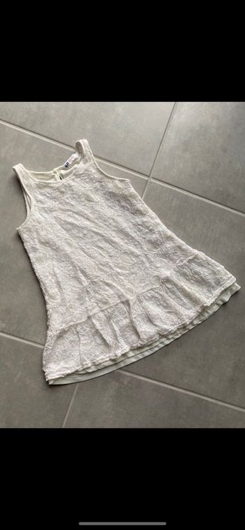 Robe avec broderie / dentelle 4 ans