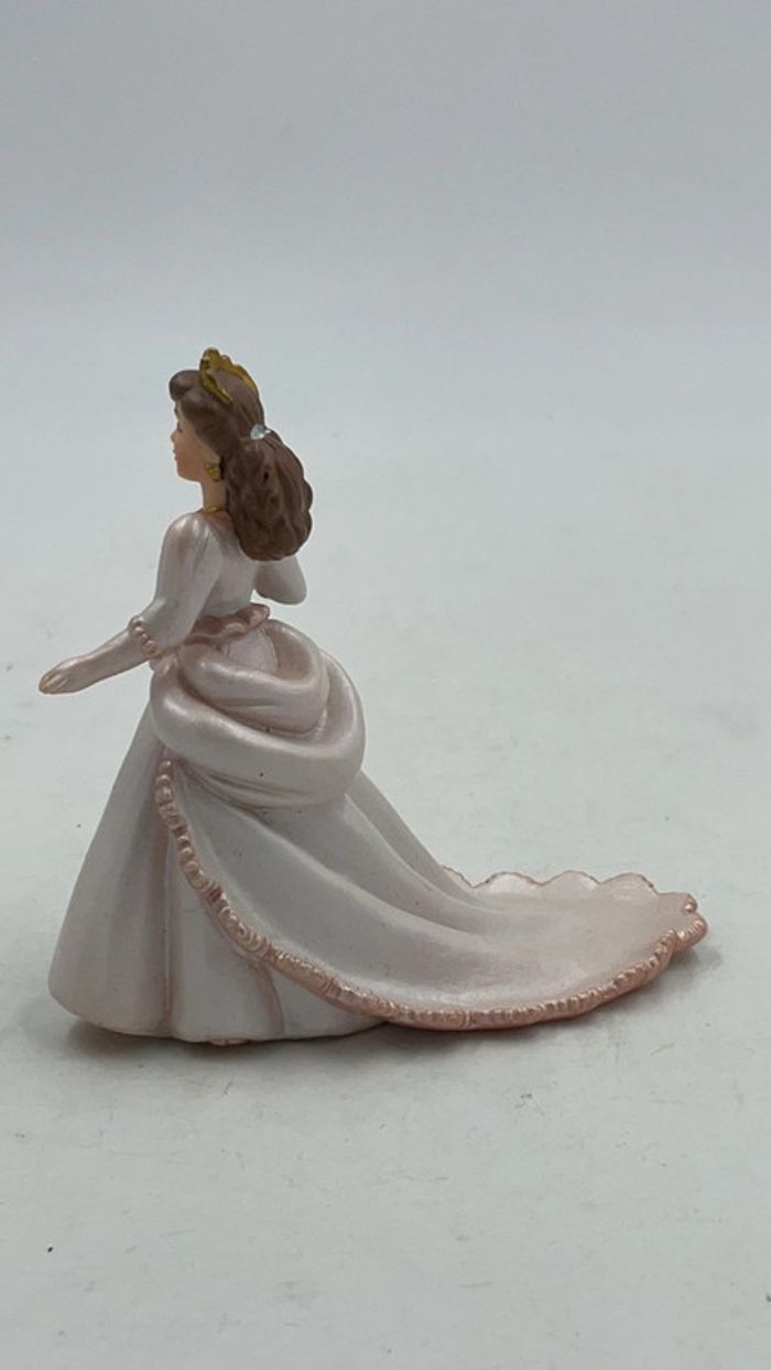 Figurine Princesse avec bouquet Iso-Sel 2006 9 cm - photo numéro 2