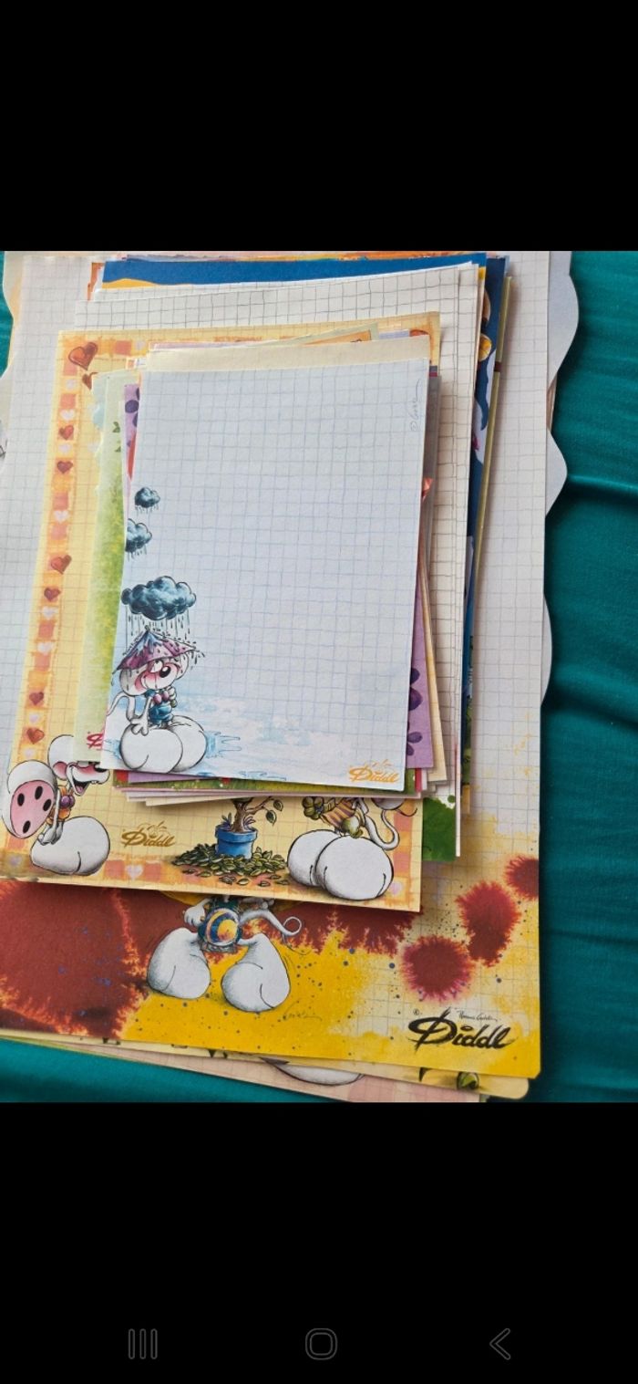 Lot de 40 feuilles diddl aléatoires