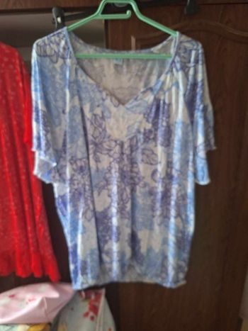 tee shirt fleurs bleu