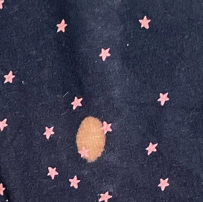 TEE shirt marque Kiabi taille 8 ans (tache) - photo numéro 4