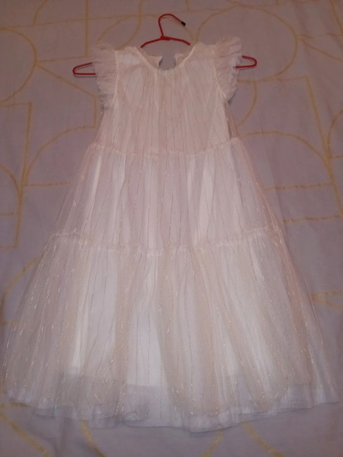 Robe blanche et doré