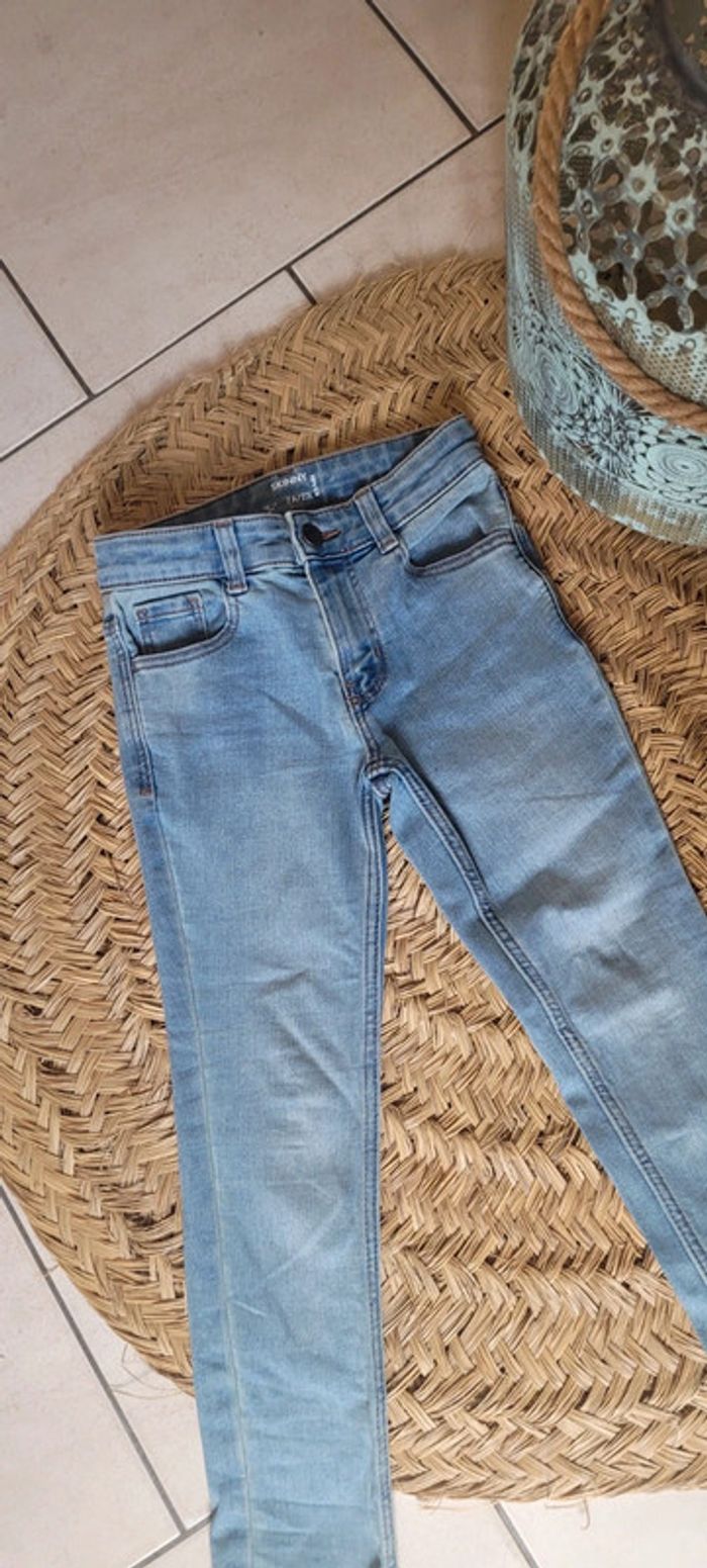 Joli jeans garçon Taille 7 ans Parfait état - photo numéro 3