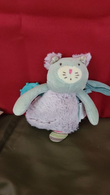 Doudou chat MOULIN ROTY Les Pachats violet grelot anneaux de dentition lien attache tétine
