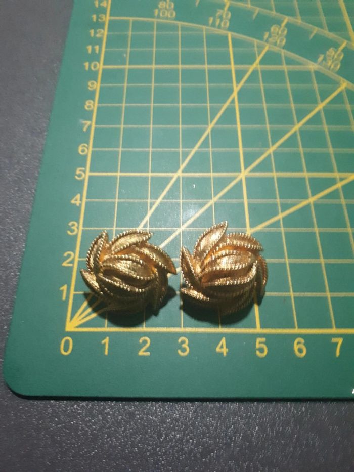 Boucle d'oreille vintage plaqué or - photo numéro 9