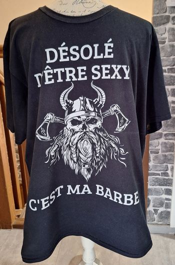 Tee-shirt humoristique noir imprimé blanc pour les barbus