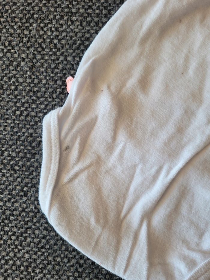 Lot 2 bodies fille 3 mois - photo numéro 9