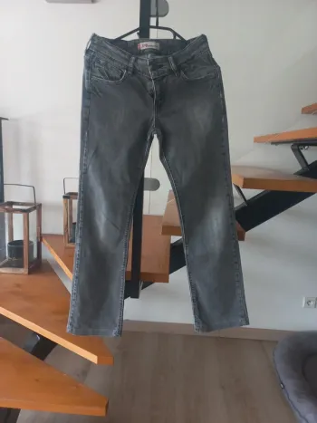 Jean Levi's 570