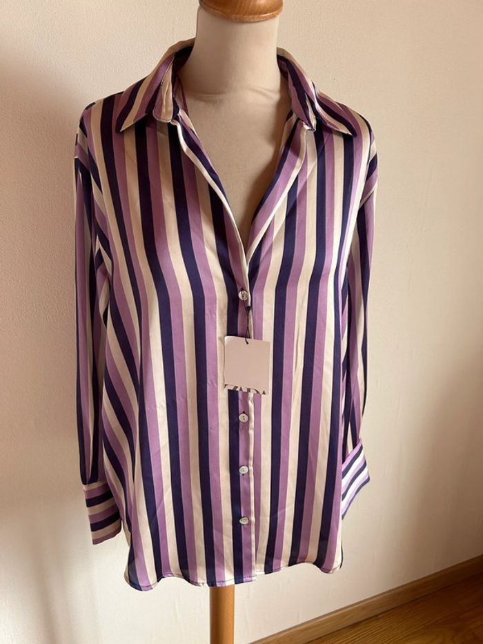 Chemise satinée, lilas et blanche, Zara