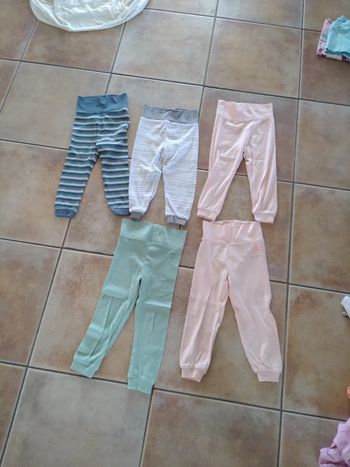 Lot pantalon lupilu taille 12/24 mois