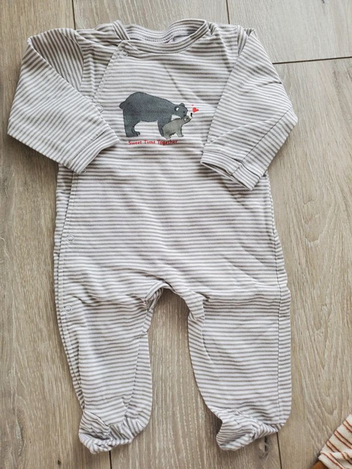 Lot pyjamas garçon 6 mois - photo numéro 2