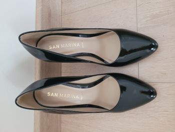 Talons aiguilles noirs vernis 38