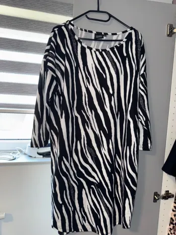 Tunique  noir et blanc taille 42/44