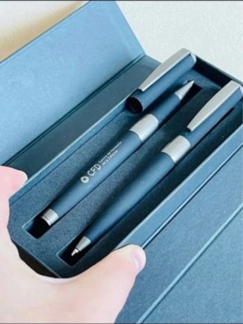 Lot deux stylo neuf avec écrin