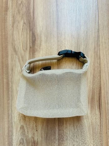 Petit sac à main / Pochette texturé beige / crème Style Y2K & Tendance Made In Italy