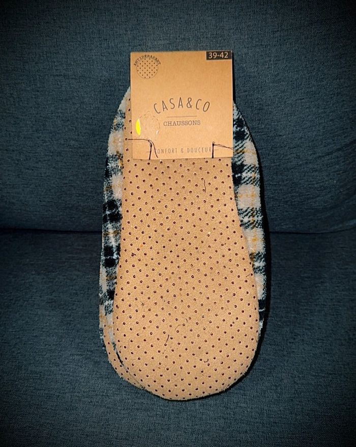 Chausson d’hiver mixte antidérapant neufs avec étiquette taille 39-42 - photo numéro 4