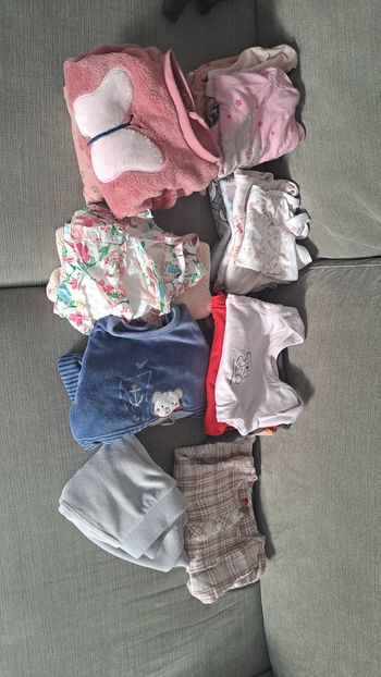 Lot vêtements bébé fille