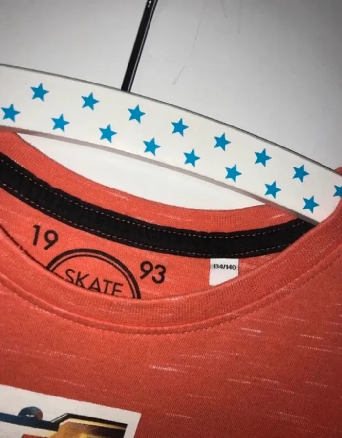 t-shirt manches courtes c&a garçon 9-10 ans 134-140 cm orange chiné motifs skateboards - photo numéro 2